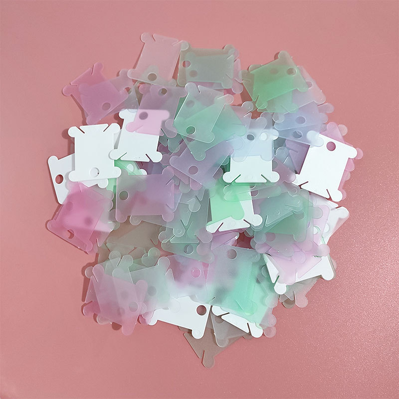 Навивател за конец за бродиране, пластмасова конструкция, модерен стил, възможност за персонализиране