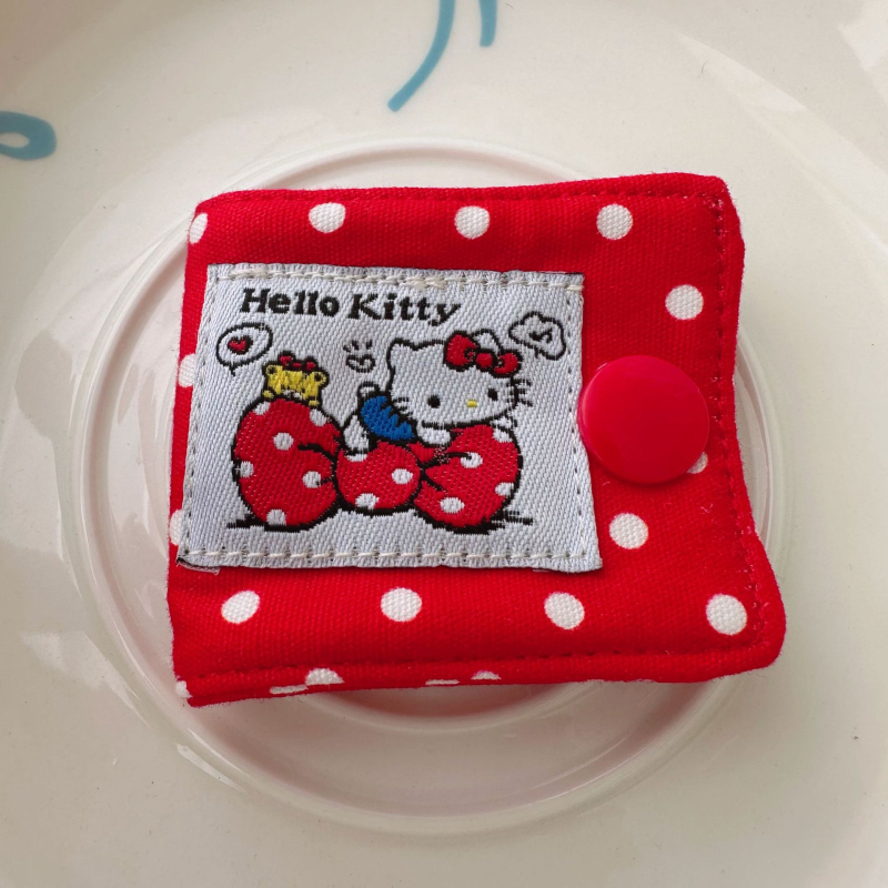 Hello Kitty kabelu organizatora klips, mazais modelis, vienkāršs vīšanas mehānisms, kokvilna, saderīgs ar datu kabeliem un austiņu kabeliem