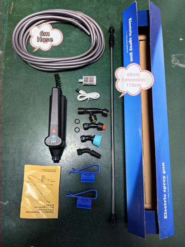 Klaishi plastová prenášateľná kanvička na zavlažovanie/postrek s atomizačnou tryskou, model KLC-7.4VTDPWQ