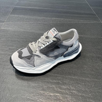 Vīriešu loaferi ar tīkla augšdaļu, punktveida purns, šņorēšana ar auklām, latex iekšējā odere, gumijas zole