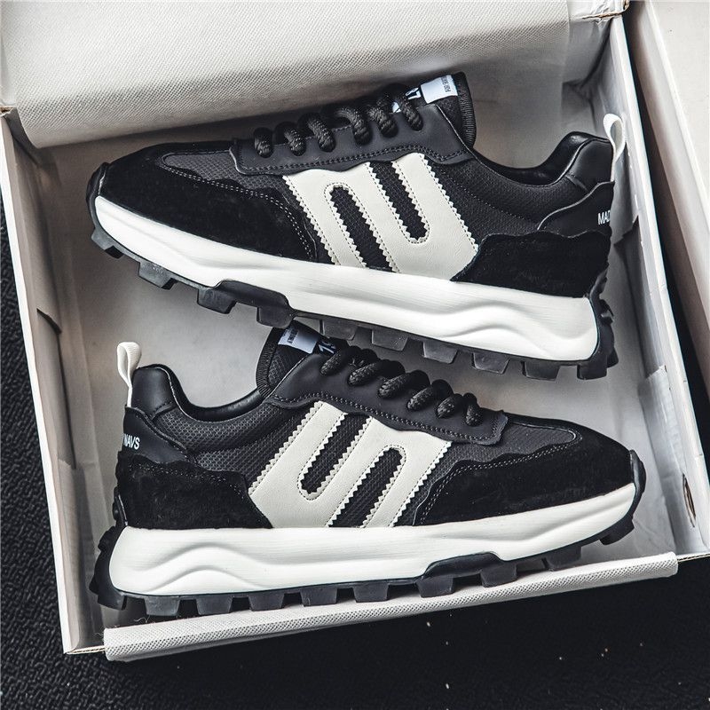 Vīriešu loaferi ar tīkla augšdaļu, punktveida purns, šņorēšana ar auklām, latex iekšējā odere, gumijas zole