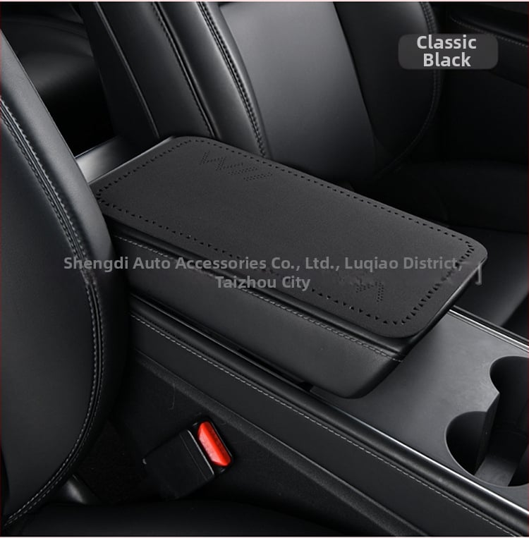 Automobiļa rokas balsta spilvens - ultra plāns pūkains centrālais rokas balsta pārvalks, trīsstūra perforācijas, četros gadalaikos universāls, PU materiāls, logotipa drukāšana pieejama