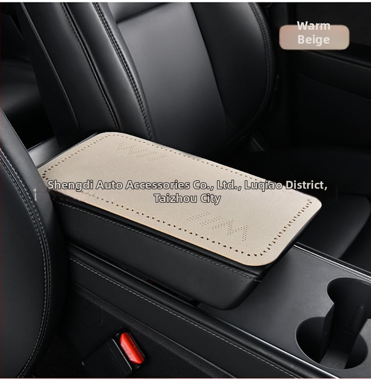 Automobiļa rokas balsta spilvens - ultra plāns pūkains centrālais rokas balsta pārvalks, trīsstūra perforācijas, četros gadalaikos universāls, PU materiāls, logotipa drukāšana pieejama