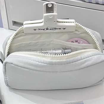 Pildspalvu maciņš ar lielu ietilpību, kvadrāta formā – Instagram stils (Zīmols: Other/other; Materiāls: Other; Dzimums: General purpose; IP atļauja: No; Stils: Ins style)