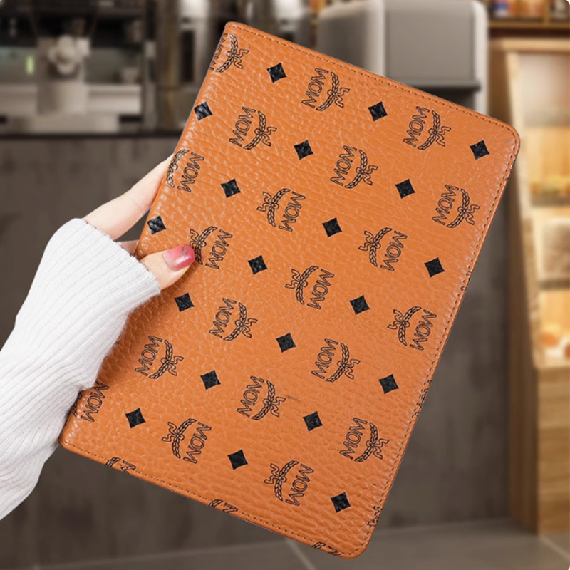 Carcasă de protecție din silicon pentru iPad Apple — design gravat în relief, stil cartoon, suport modul sleep, rezistență la uzură