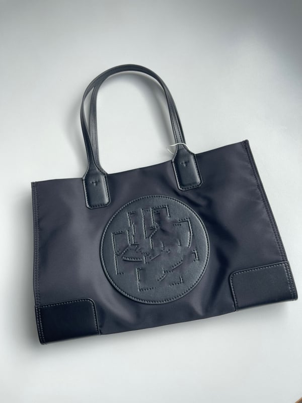 Geantă bucket din canvas pentru femei, cu căptușeală din nylon, închidere magnetică; buzunare interioare: fermoar, buzunar pentru telefon și ID.