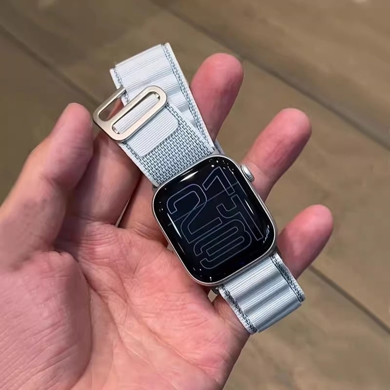 Remen za Apple Watch – prozračan Alpine Loop, pozlaćen, kompatibilan s Ultra 2