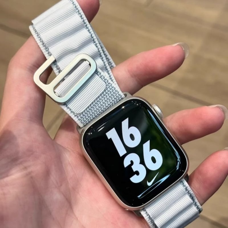 Remen za Apple Watch – prozračan Alpine Loop, pozlaćen, kompatibilan s Ultra 2