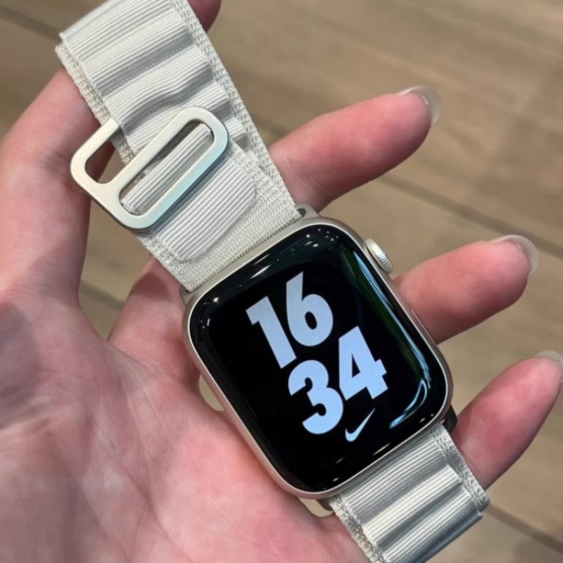 Remen za Apple Watch – prozračan Alpine Loop, pozlaćen, kompatibilan s Ultra 2