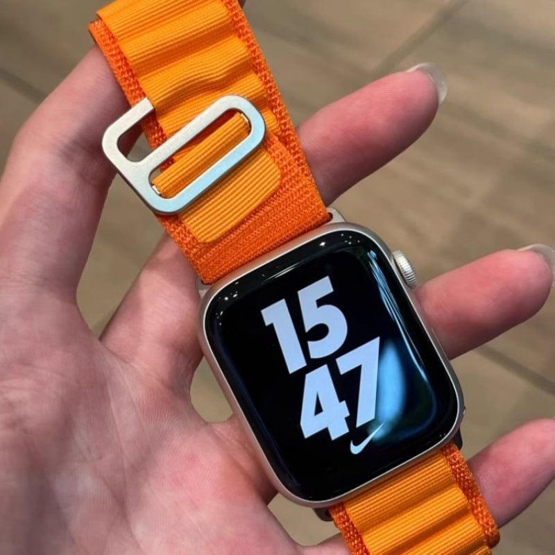 Remen za Apple Watch – prozračan Alpine Loop, pozlaćen, kompatibilan s Ultra 2