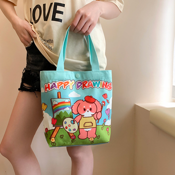 Dámska taška z plátna, z polyesteru, vertikálny štvorcový tvar, zapínanie na sponu, bez podšívky, vnútorná kapsa s patch