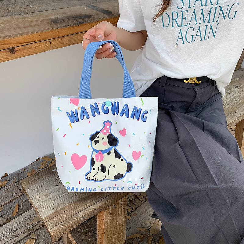 Dámska taška z plátna, z polyesteru, vertikálny štvorcový tvar, zapínanie na sponu, bez podšívky, vnútorná kapsa s patch