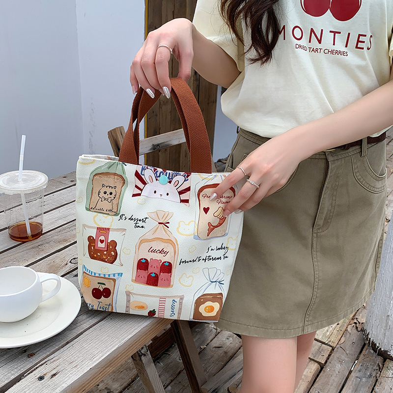 Dámska taška z plátna, z polyesteru, vertikálny štvorcový tvar, zapínanie na sponu, bez podšívky, vnútorná kapsa s patch