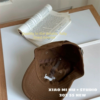 Gyerekeknek készült baseball sapka ívelt karimával, kupola alakú koronával, napsugár elleni védelemmel, viszkóz rostból