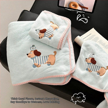 Trys mikropluošto vonios rankšluosčiai su plaukų džiovinimo kepure, lengvi, mažiau nei 100 g kiekvienam, 150D Jacquard audinys