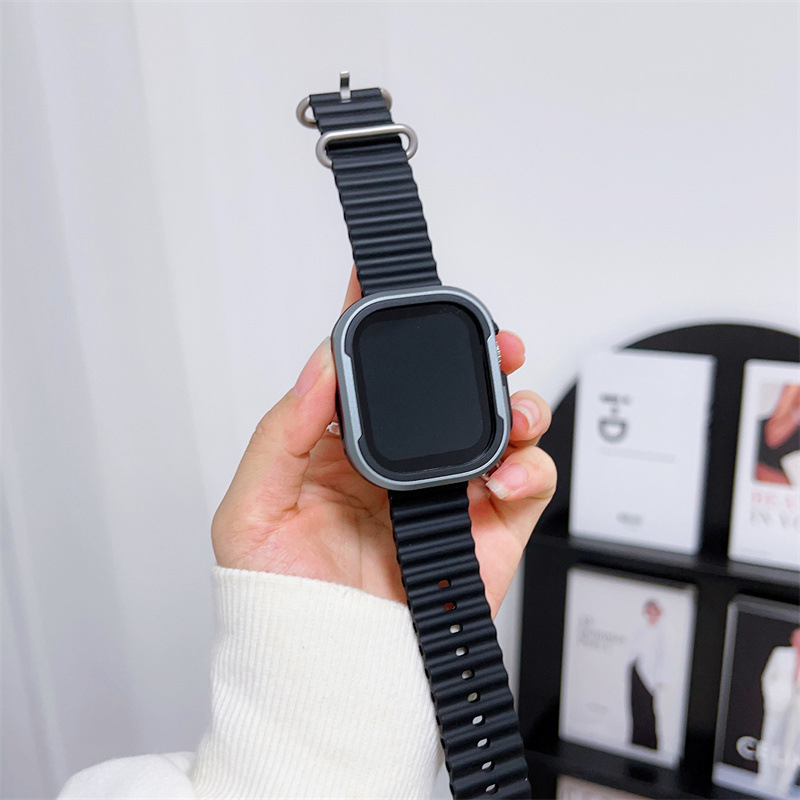 Apple Watch 8 kaitsekorpus — alumiiniumisulamist raam, metallkorpus, litsentsiga erimärk