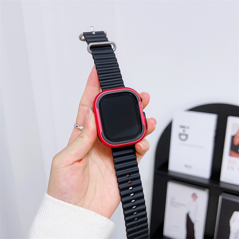 Apple Watch 8 kaitsekorpus — alumiiniumisulamist raam, metallkorpus, litsentsiga erimärk