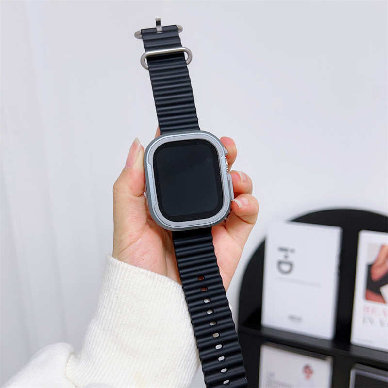 Apple Watch 8 kaitsekorpus — alumiiniumisulamist raam, metallkorpus, litsentsiga erimärk