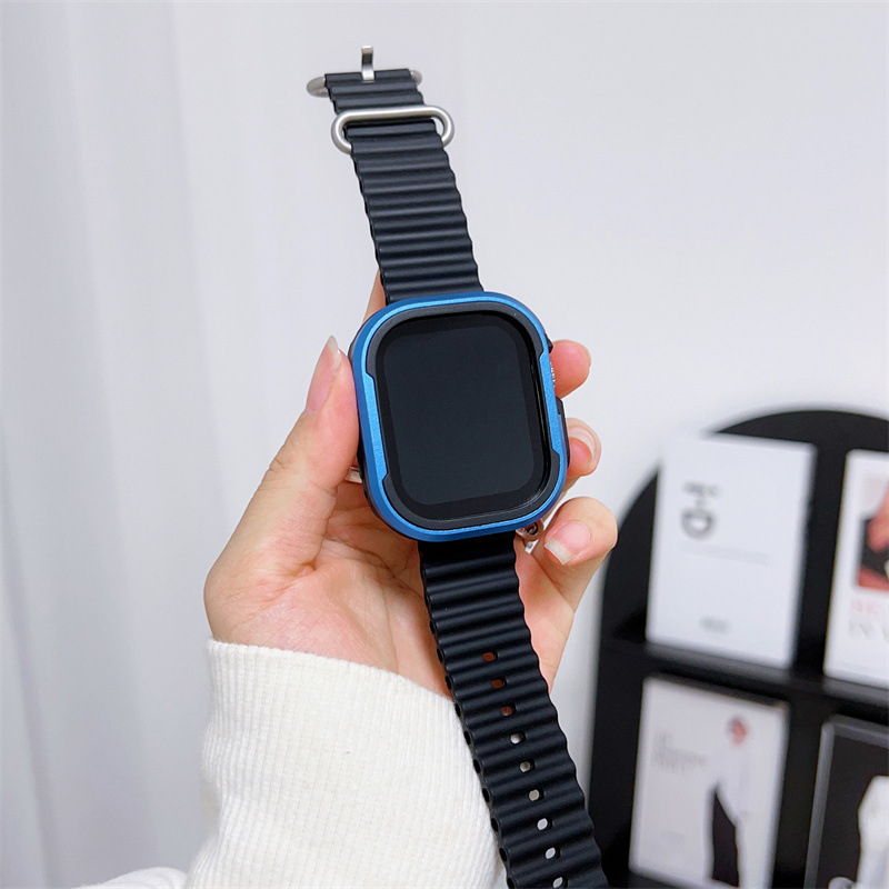 Apple Watch 8 kaitsekorpus — alumiiniumisulamist raam, metallkorpus, litsentsiga erimärk