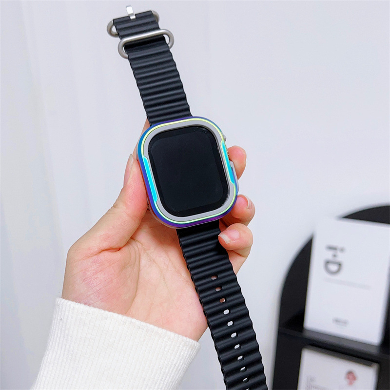 Apple Watch 8 kaitsekorpus — alumiiniumisulamist raam, metallkorpus, litsentsiga erimärk