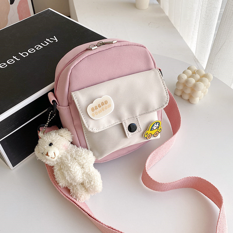 Crossbody torba od platna, mala kvadratna, uspravni dizajn, zatvaranje zatvaračem, Notelli