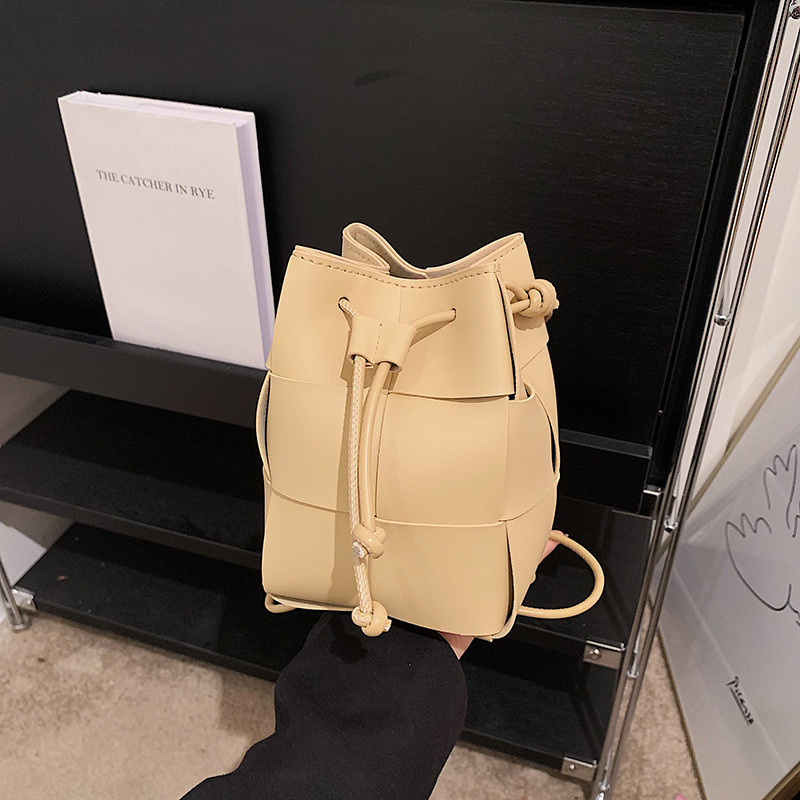 Ženska PU bucket bag, gradski stil, bez podstave, jedna naramenica, džep za telefon