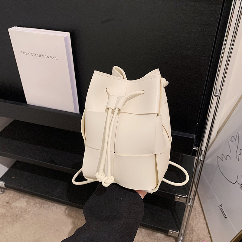 Ženska PU bucket bag, gradski stil, bez podstave, jedna naramenica, džep za telefon