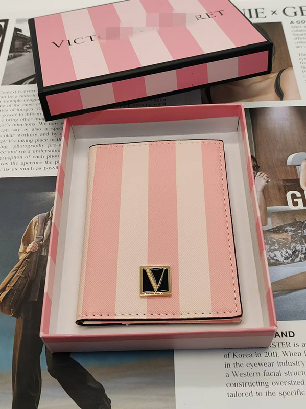 Ultra-λεπτή θήκη διαβατηρίου και καρτών με ρίγες από PU – unisex οργανωτής εγγράφων για ταξίδια, επένδυση πολυεστέρα, έκδοση άνοιξη 2024