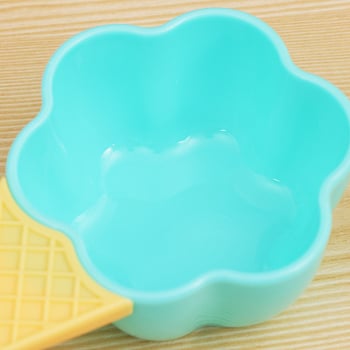 Plastična dječja zdjela za deserte s drškom — okrugla, materijal: plastika; mikrovalna pogodna; površina: vanjska matna / unutarnja glatka; otisnut logo