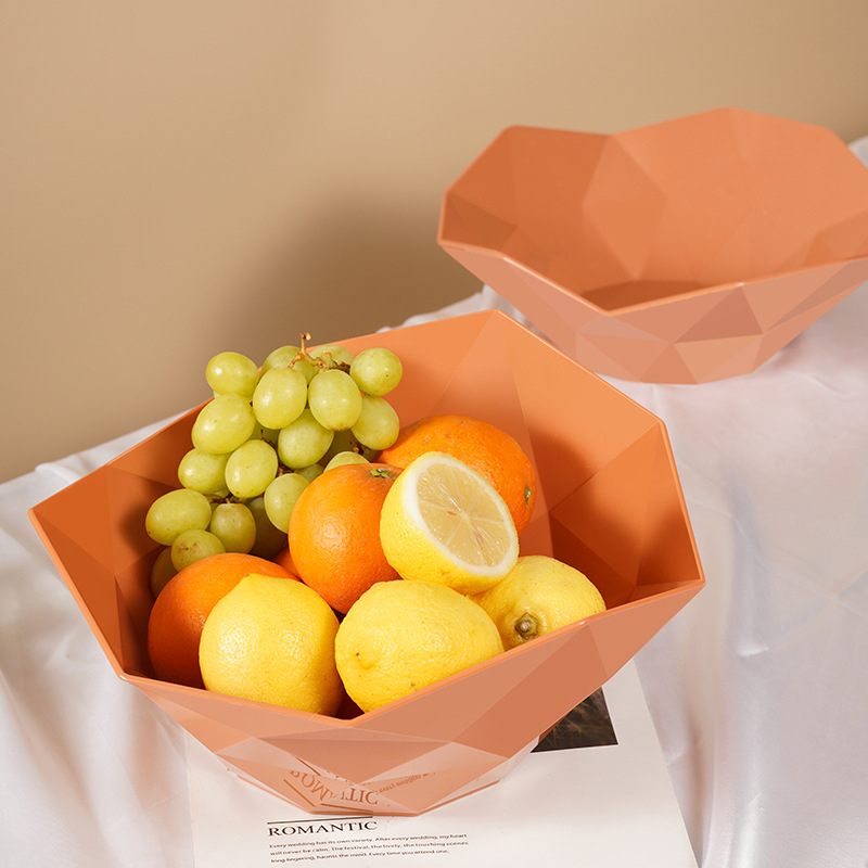 Plastični tanjur za voće, brenda Integrated Plastic, lansiran u ljeto 2023., jednostavan stil.