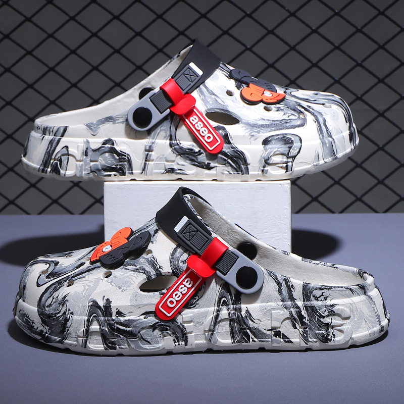 Vīriešu EVA pludmales sandales – plastmases augšējā daļa un zole, EVA zolīte, anti-slīdēšana un ūdensnecaurlaidīgas, papēža augstums 3,0–3,5 cm, raksts divpusējs lācis