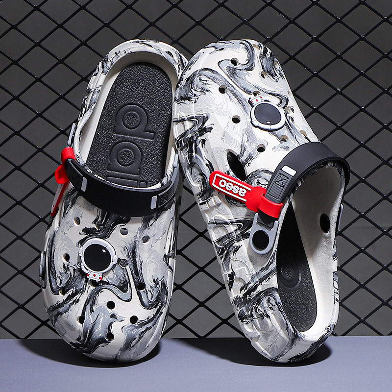 Vīriešu EVA pludmales sandales – plastmases augšējā daļa un zole, EVA zolīte, anti-slīdēšana un ūdensnecaurlaidīgas, papēža augstums 3,0–3,5 cm, raksts divpusējs lācis