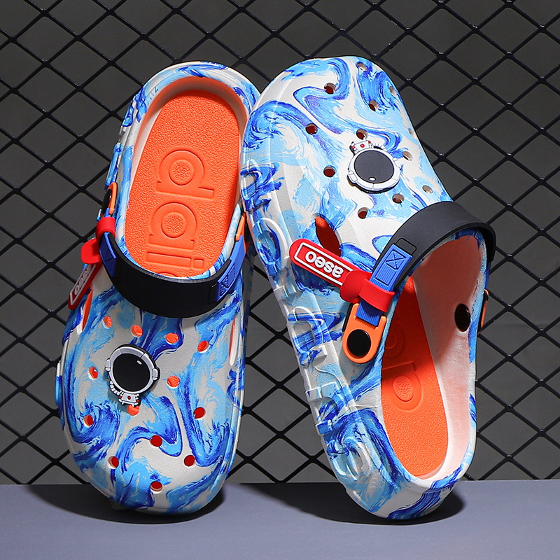 Vīriešu EVA pludmales sandales – plastmases augšējā daļa un zole, EVA zolīte, anti-slīdēšana un ūdensnecaurlaidīgas, papēža augstums 3,0–3,5 cm, raksts divpusējs lācis