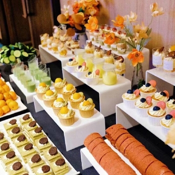 Stand de prezentare pentru desert din plastic – set, stil simplu, brand Unique, pentru cupcakes și sushi, calitate de primă clasă