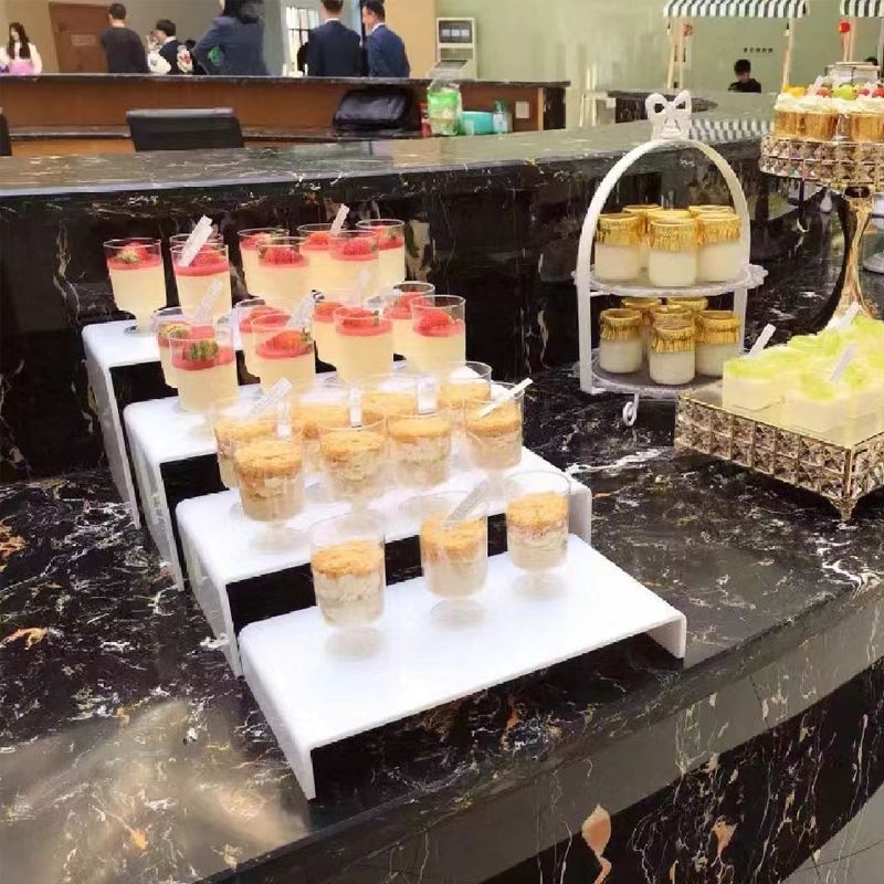 Stand de prezentare pentru desert din plastic – set, stil simplu, brand Unique, pentru cupcakes și sushi, calitate de primă clasă