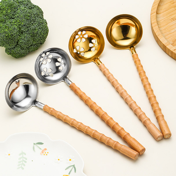 Lingură de bucătărie din oțel inoxidabil 304, mâner din fag, rezistență la temperaturi înalte, design modern minimalist, imprimare de logo disponibil.