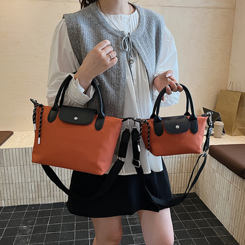 Crossbody taška z Oxford textílie, unisex štýl, zipsové zapínanie, horizontálny štvorcový tvar, polyesterová podšívka