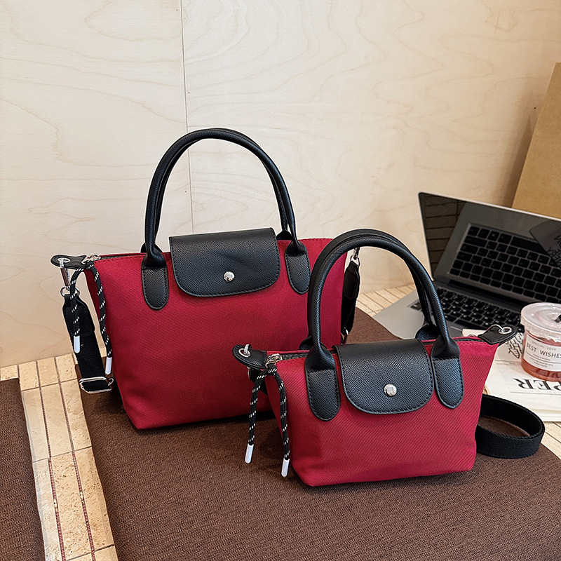 Crossbody taška z Oxford textílie, unisex štýl, zipsové zapínanie, horizontálny štvorcový tvar, polyesterová podšívka