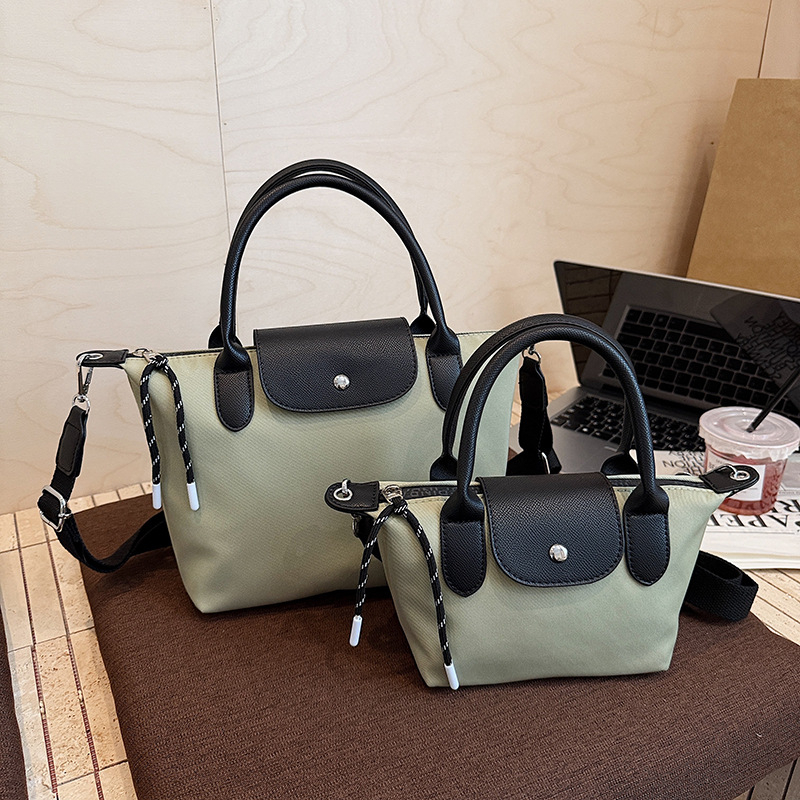 Crossbody taška z Oxford textílie, unisex štýl, zipsové zapínanie, horizontálny štvorcový tvar, polyesterová podšívka