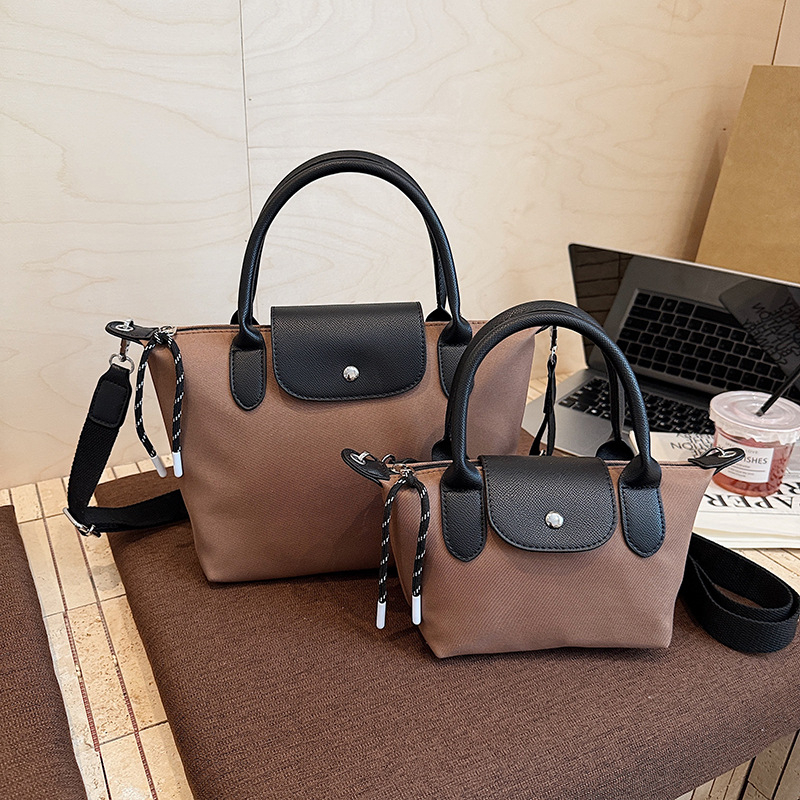 Crossbody taška z Oxford textílie, unisex štýl, zipsové zapínanie, horizontálny štvorcový tvar, polyesterová podšívka