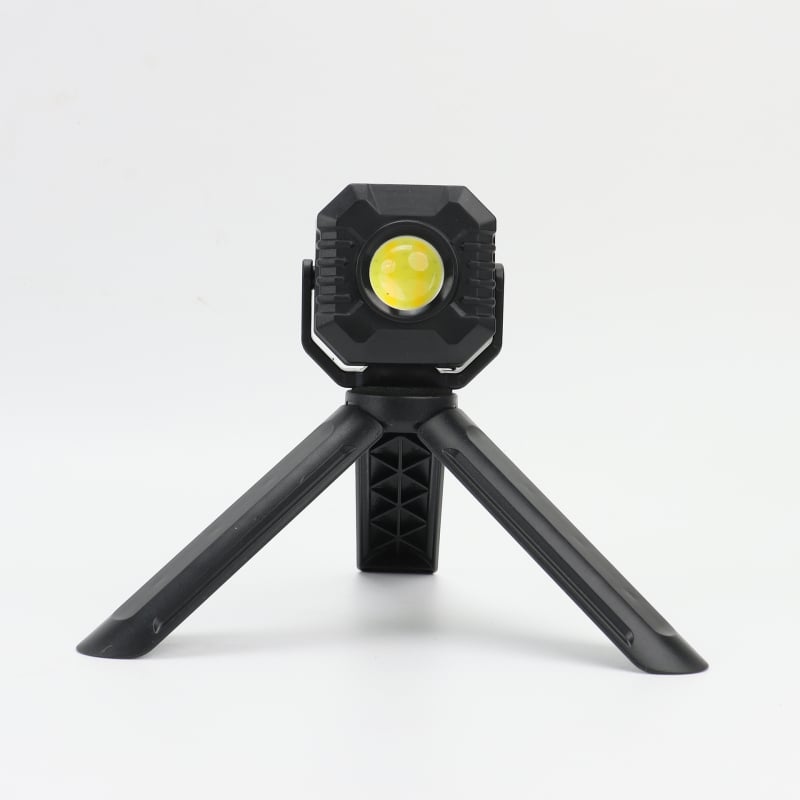 Кампинг лампа - Cob LED, презареждаща, 3V, 500mAh, бутонен превключвател