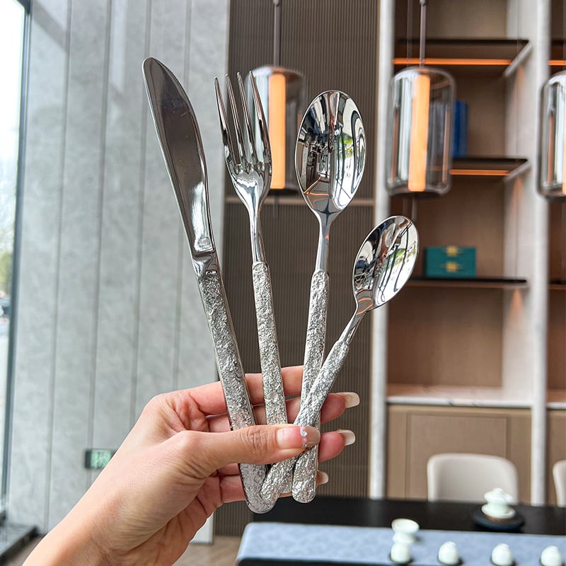 Rock mintás rozsdamentes acél étkészlet – kés, villa, kanál, desszertkanál, tükrös felület, logó testreszabható