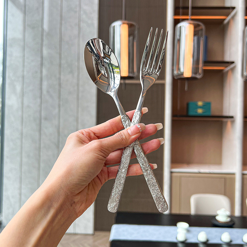 Rock mintás rozsdamentes acél étkészlet – kés, villa, kanál, desszertkanál, tükrös felület, logó testreszabható