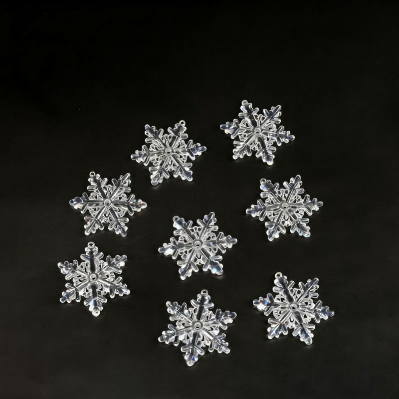 Pandantiv: fulg de zăpadă din plastic, turnare prin injecție, primăvara 2025, stil natură