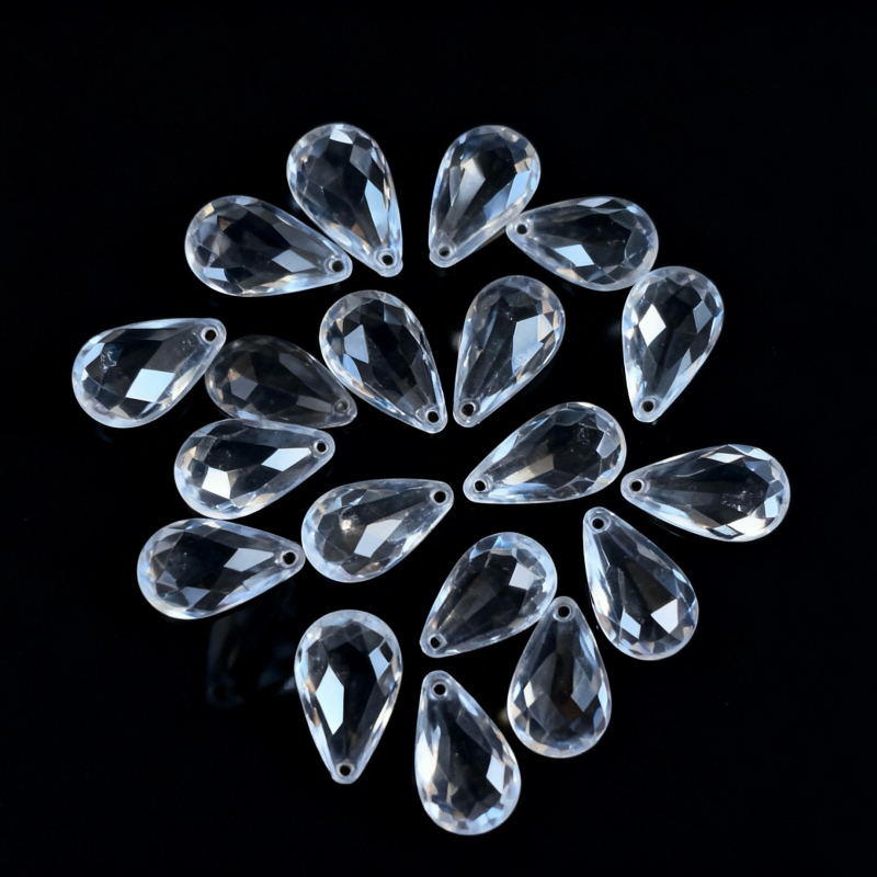 Pandantiv: fulg de zăpadă din plastic, turnare prin injecție, primăvara 2025, stil natură