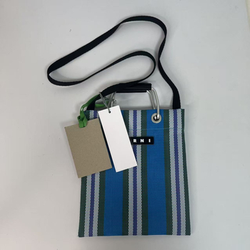 PVC pludmales soma, vertikāla kvadrāta forma, augšējais atvērums, bez odères, dubultās plecu siksnas, vasara 2025