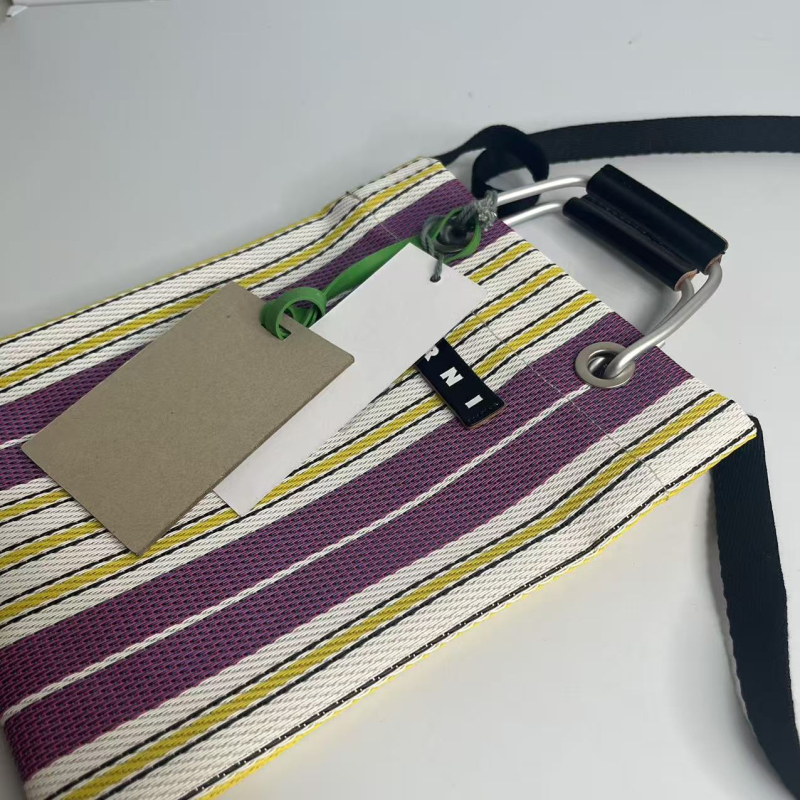 PVC pludmales soma, vertikāla kvadrāta forma, augšējais atvērums, bez odères, dubultās plecu siksnas, vasara 2025