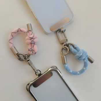 Plišani kaiš za telefon – materijal pliš; užad: poliester; kopča: metal; stil: unisex
