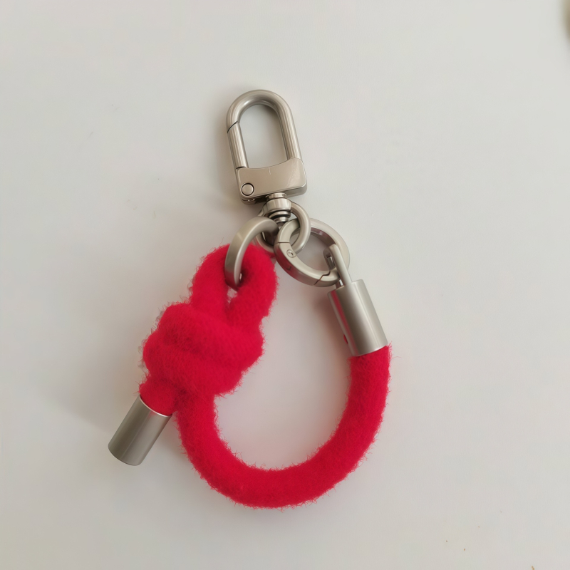 Plišani kaiš za telefon – materijal pliš; užad: poliester; kopča: metal; stil: unisex