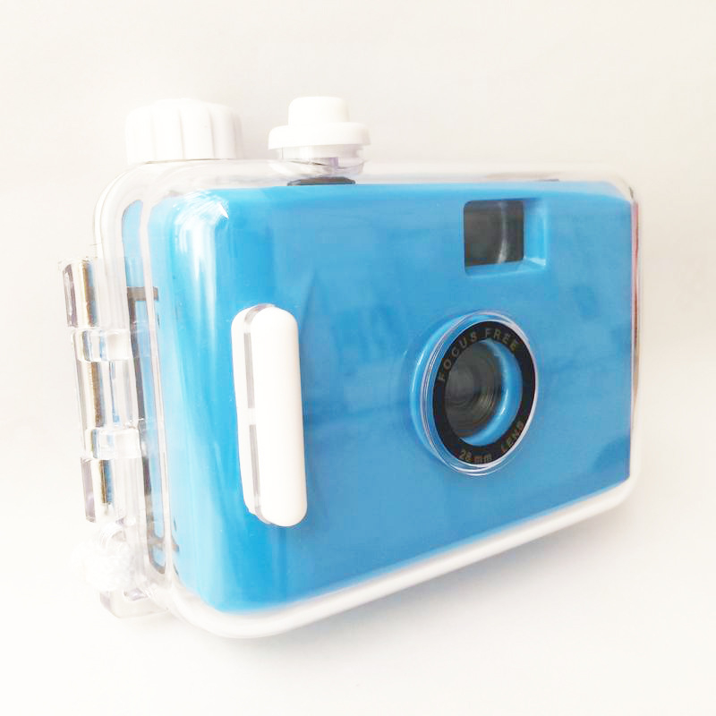Atspari vandeniui kompakti filmų kamera, 135 filmas, ABS plastiko korpusas, be LCD, be blykstės